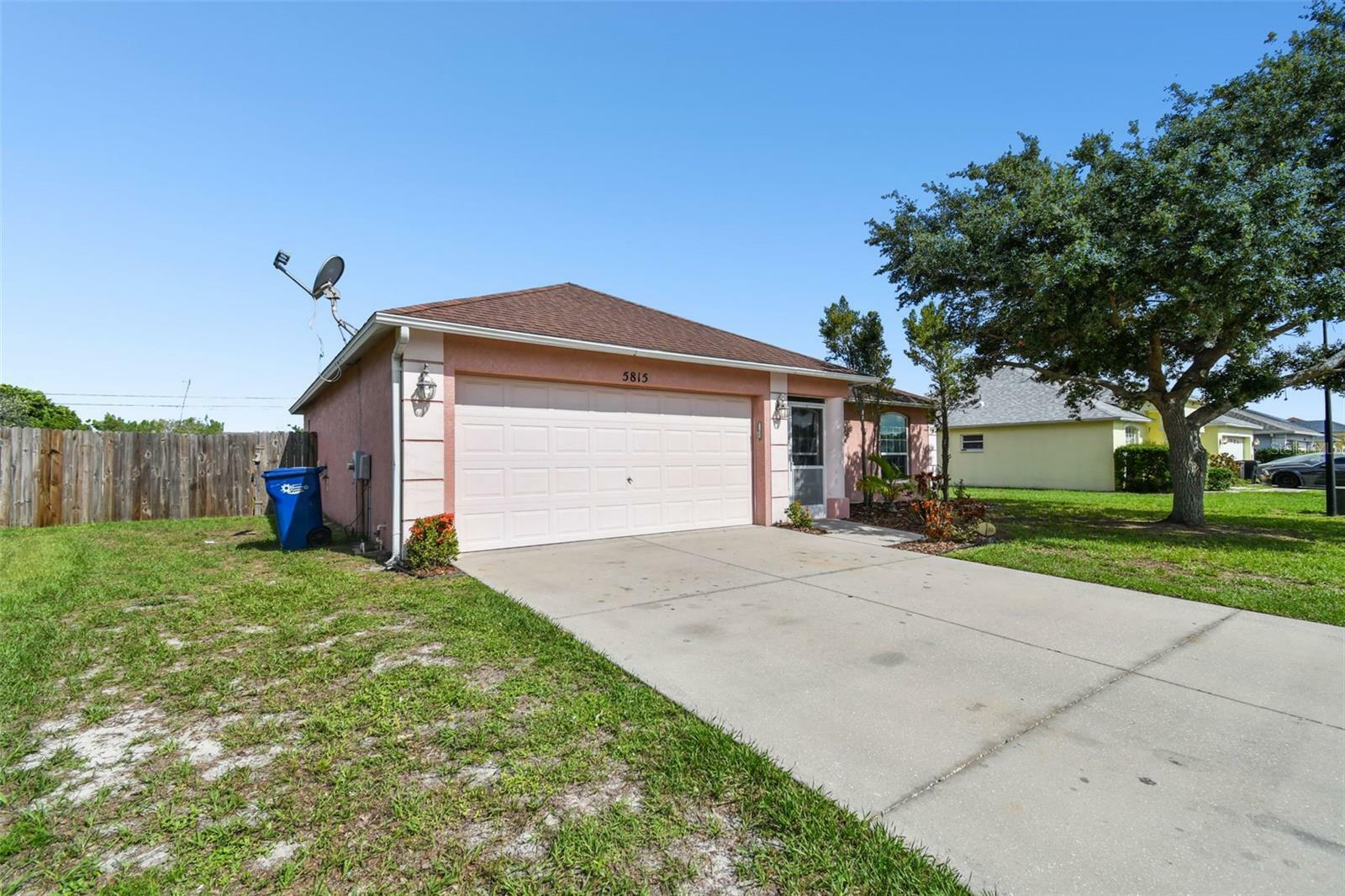 Property Photo:  5815 33rd Drive E  FL 34221 