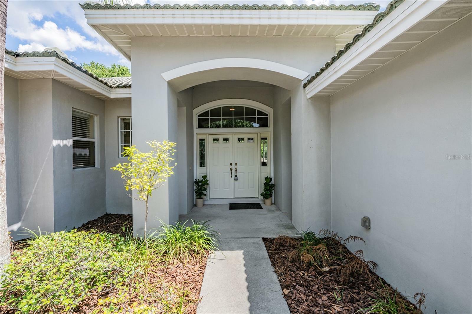 Property Photo: 9313 Cypress Bend Drive FL 33647
