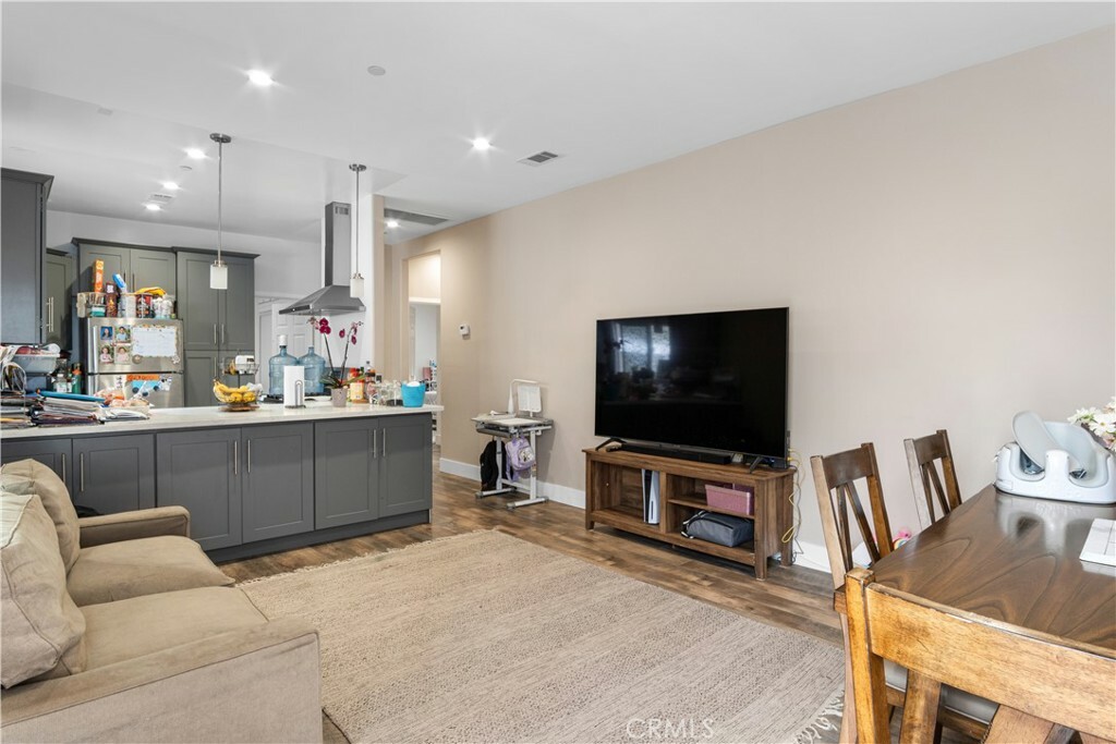 Property Photo:  1343 W 35th Street  CA 90007 