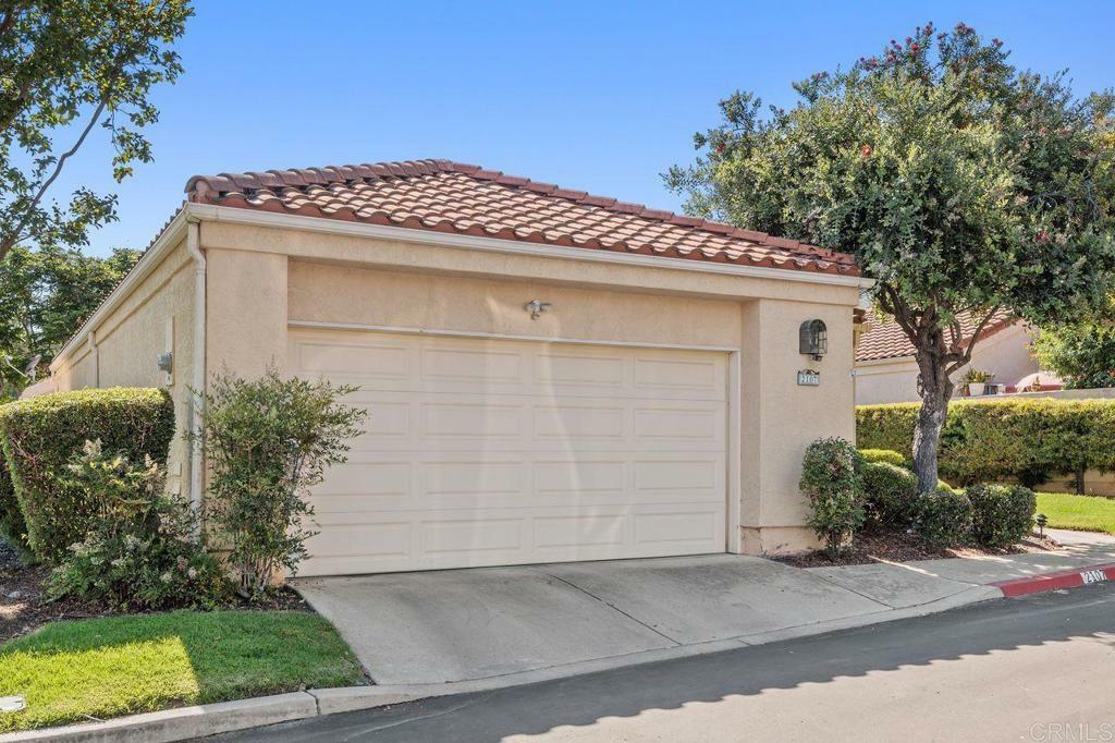 Property Photo:  2107 Winged Foot Glen  CA 92026 