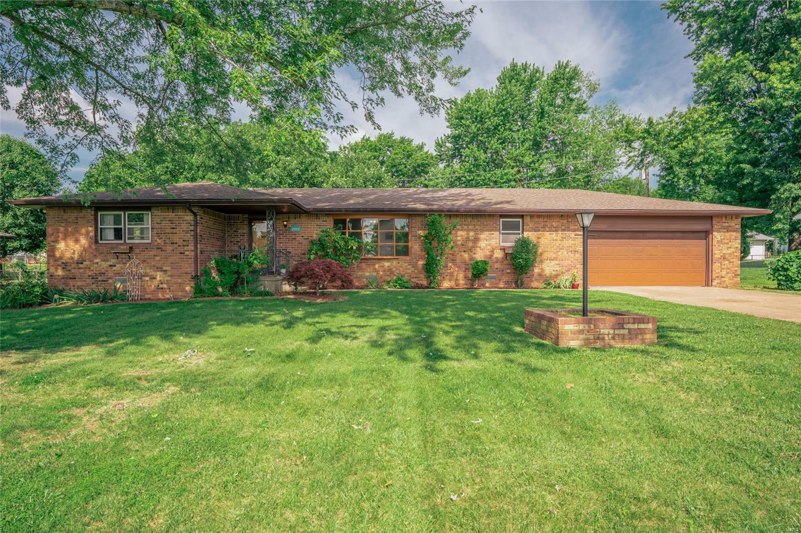 Property Photo:  2053 King James Road  MO 65536 