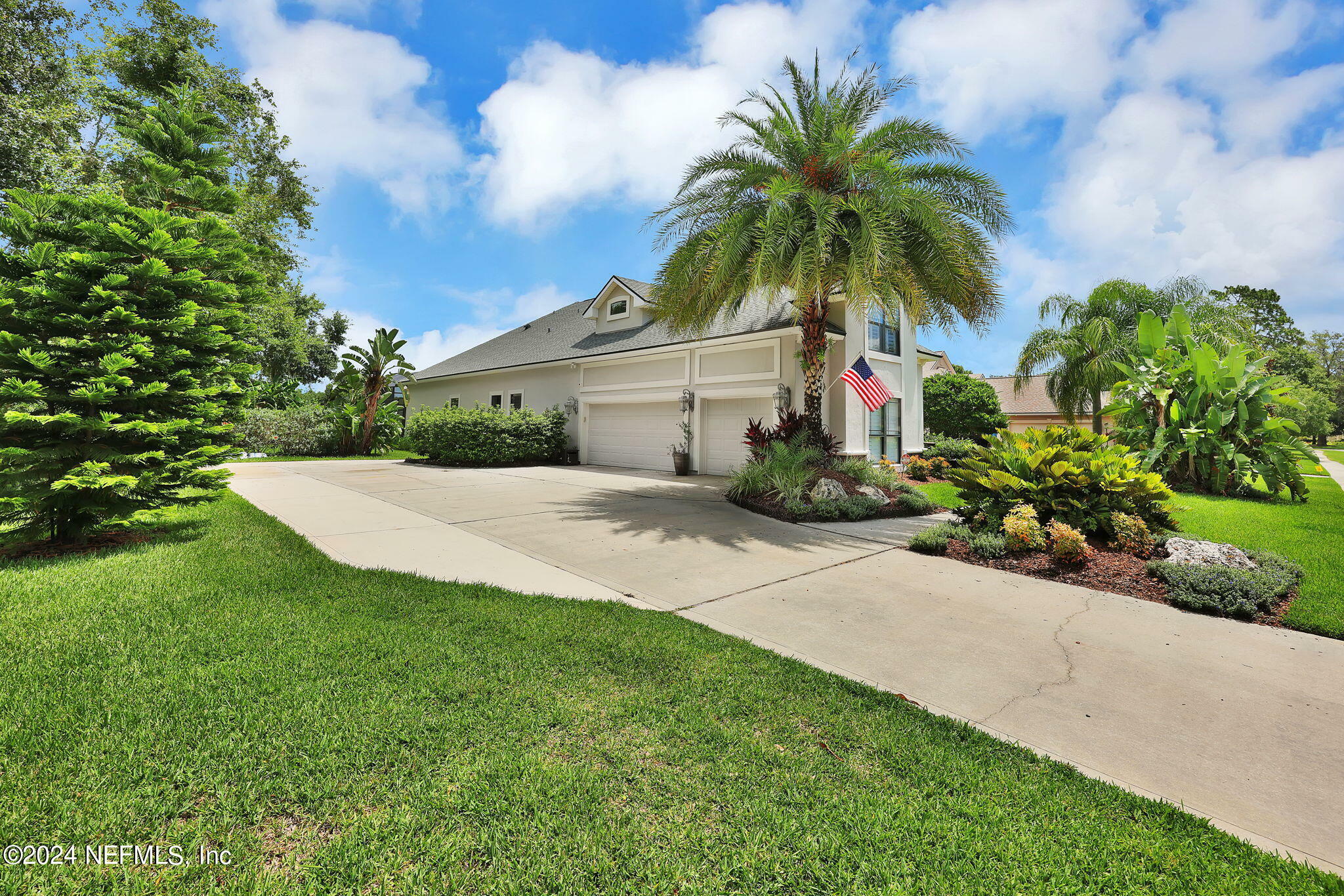 Property Photo:  430 Summerset Drive  FL 32259 