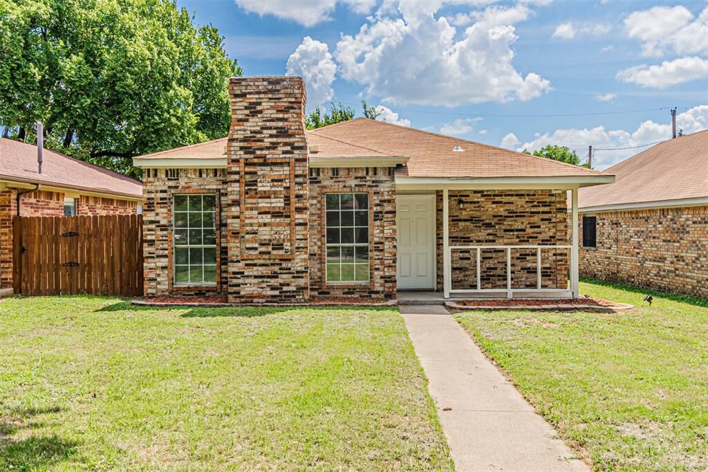 Property Photo:  1914 Etain Road  TX 75060 