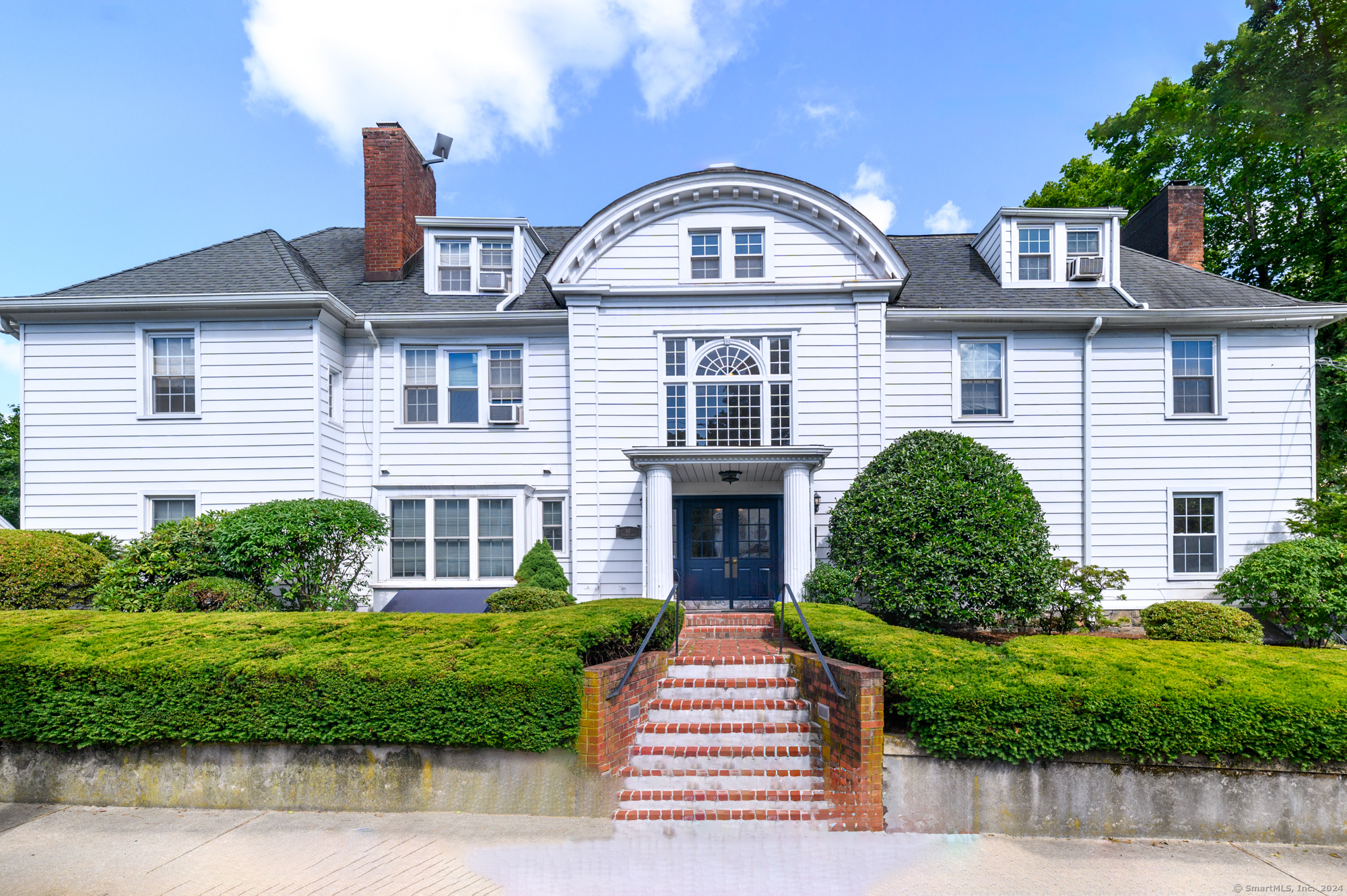 Property Photo:  85 Lindale Street Apt 6  CT 06902 