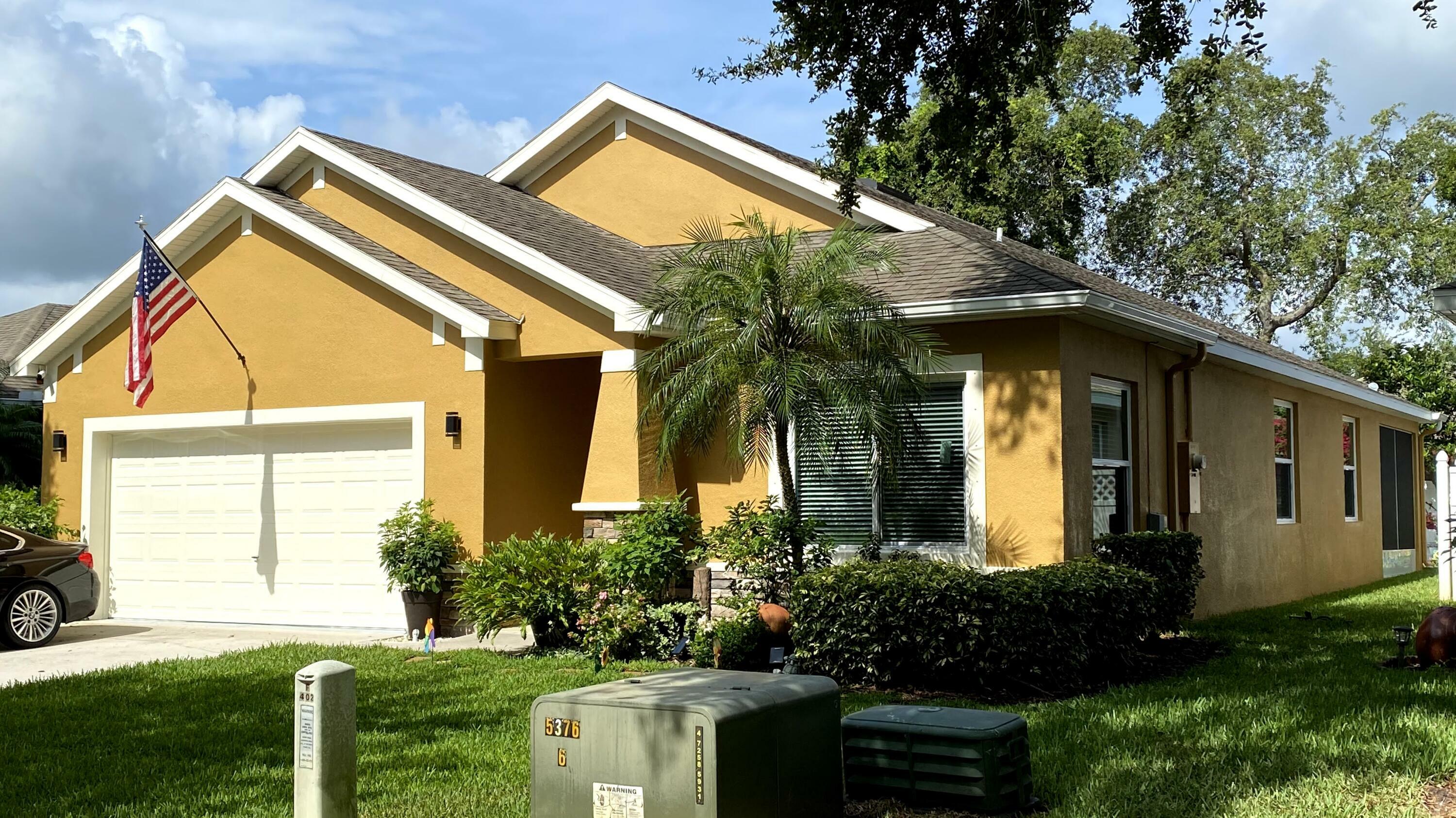 Property Photo:  412 Waterside Circle  FL 32780 