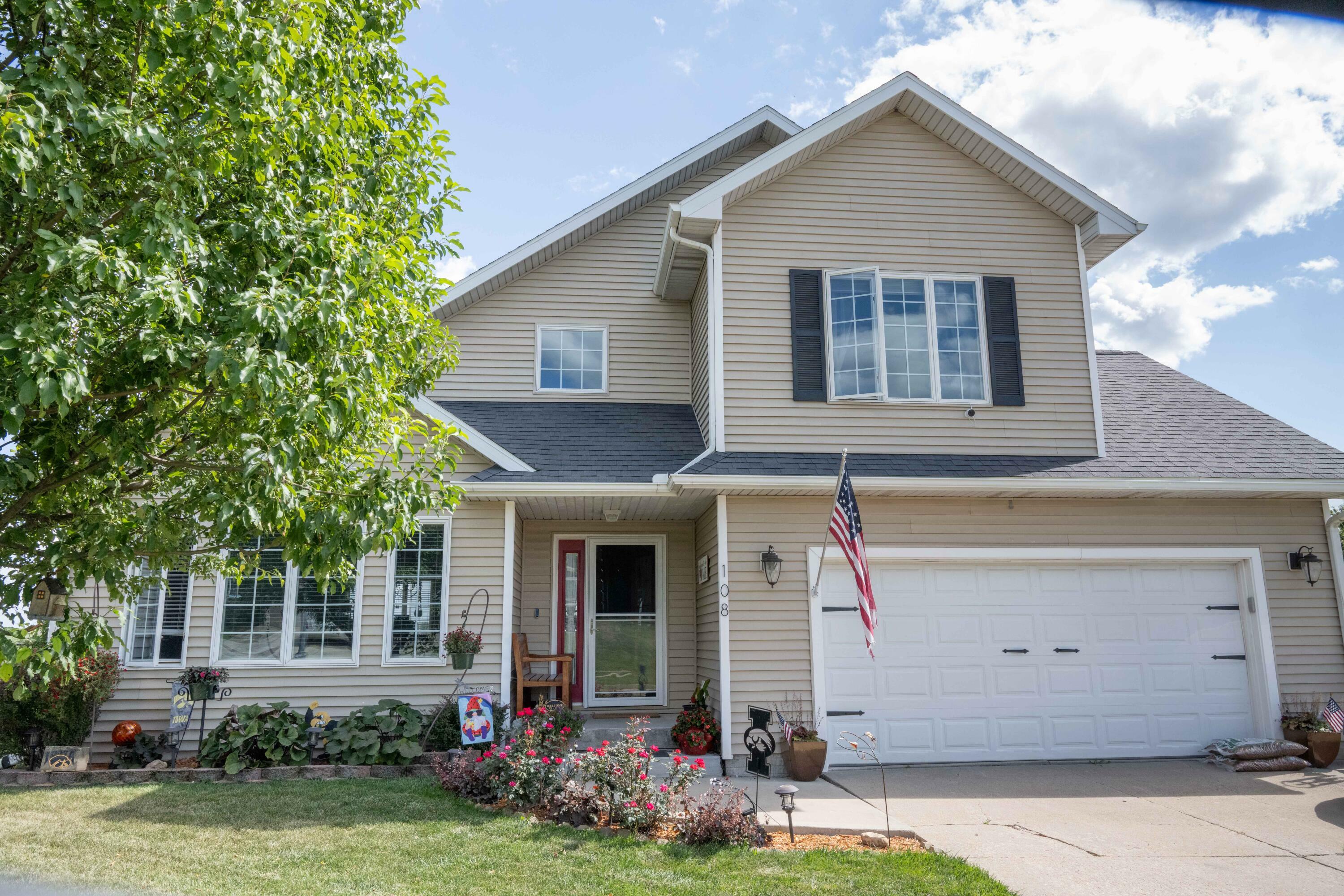 Property Photo:  108 Golfview Drive  IA 50213 