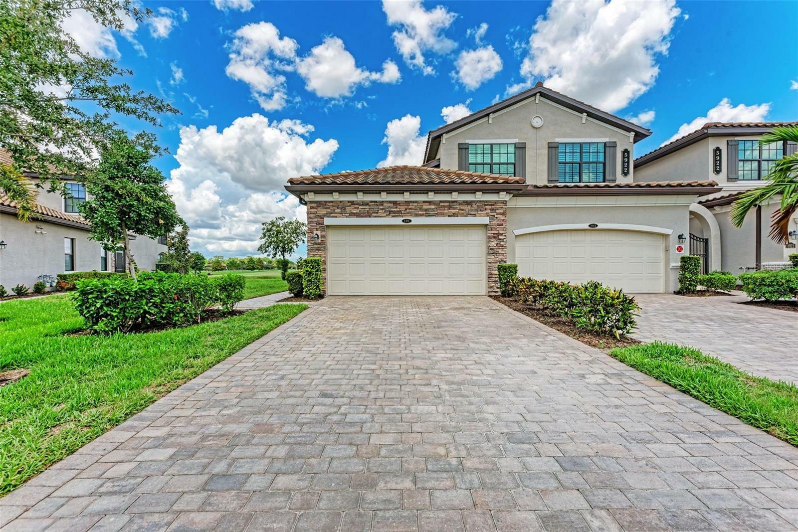 Property Photo: 5922 Wake Forest Run 101 FL 34211