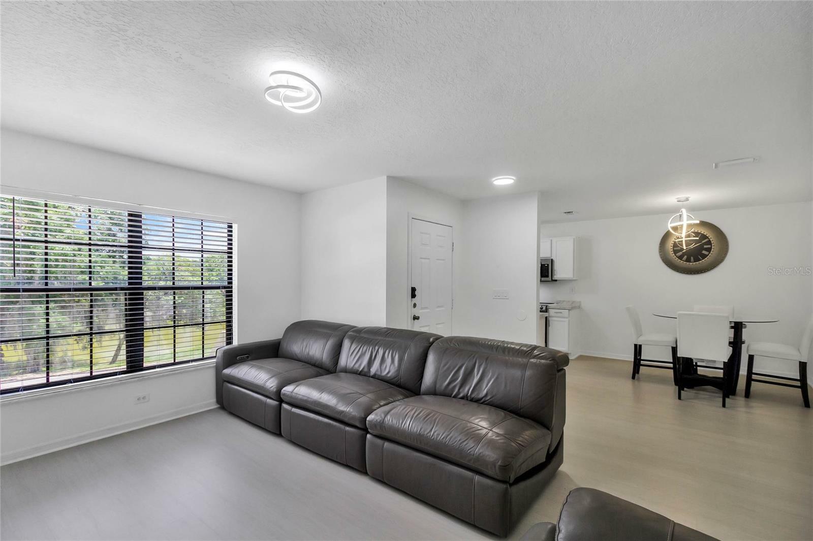 Property Photo:  560 W Juniata Street  FL 34711 