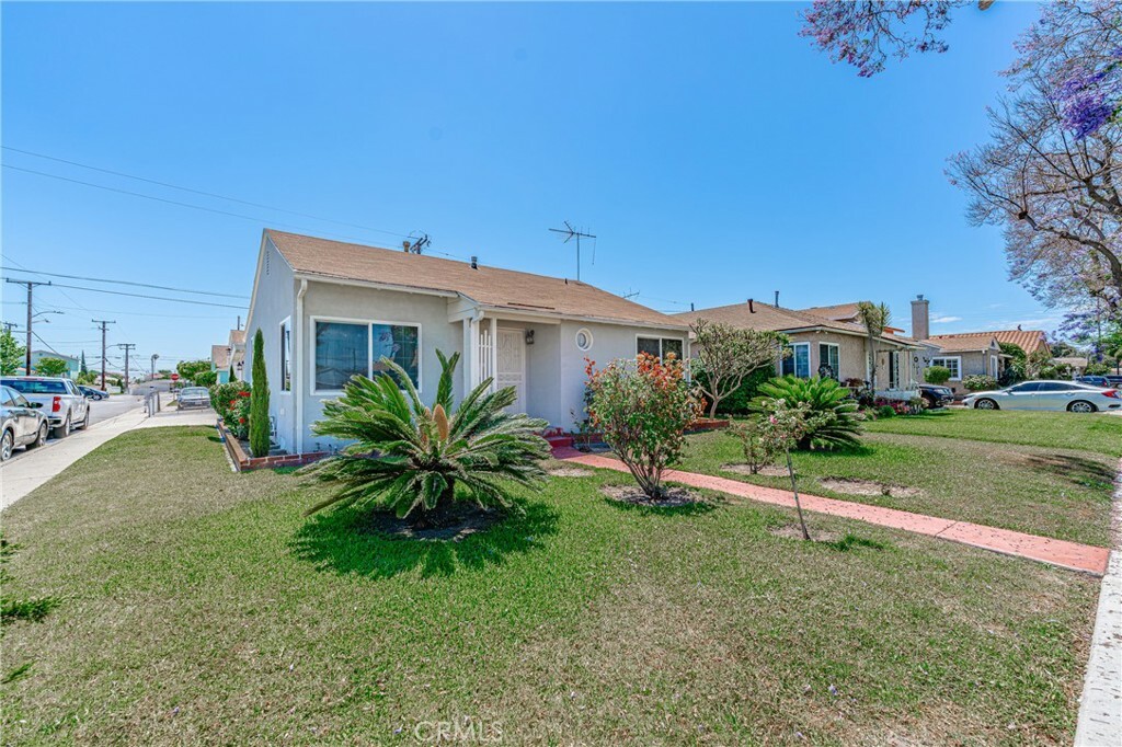 Property Photo: 6606 Alamo Avenue CA 90201