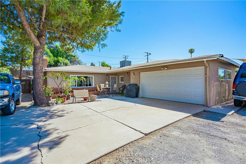 Property Photo:  1611 W Heald Avenue  CA 92530 