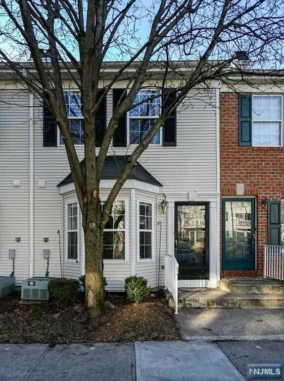 Property Photo:  2222 Lancaster Court  NJ 07430 