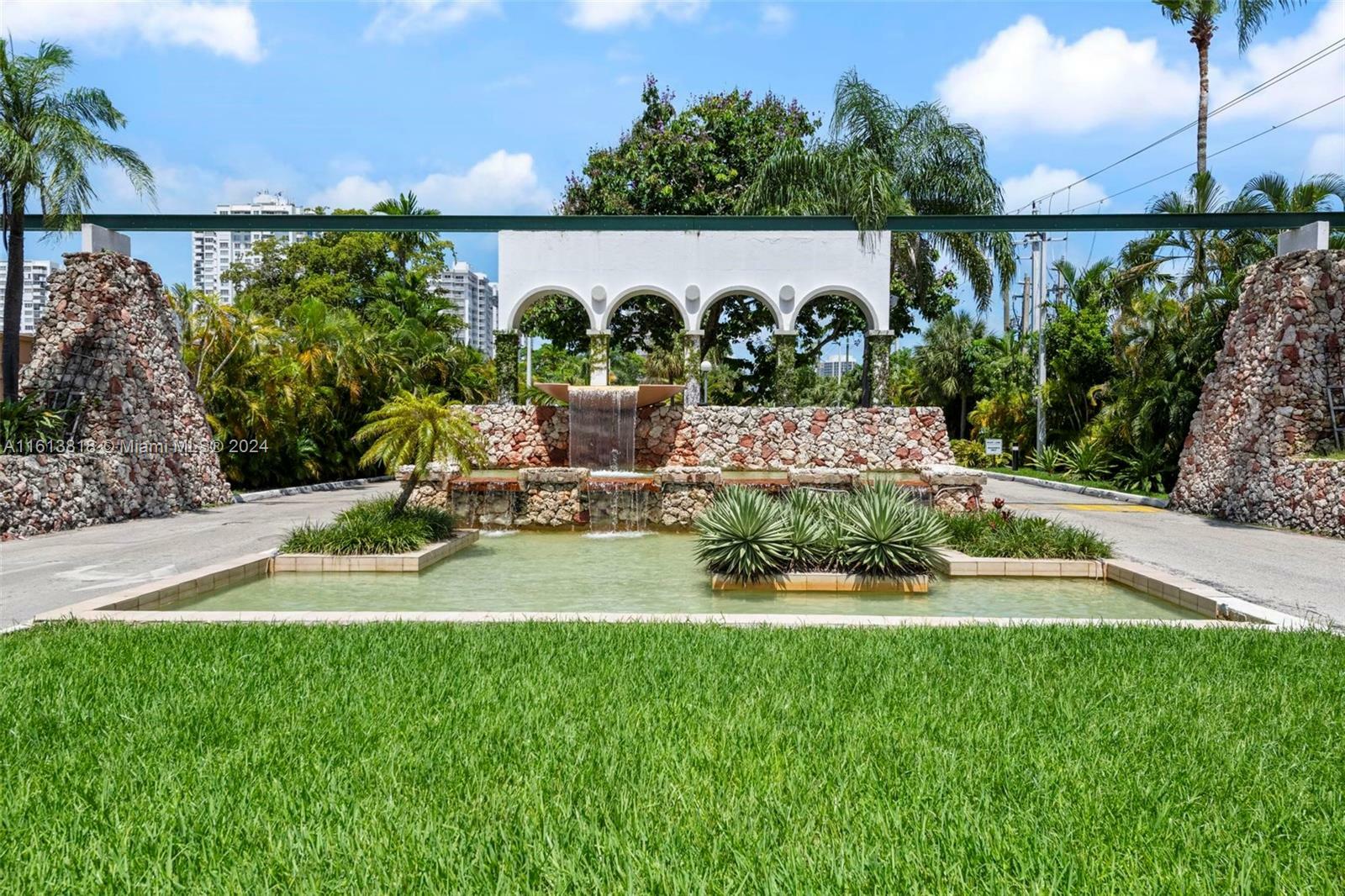 Property Photo:  18061 Biscayne Blvd 303  FL 33160 