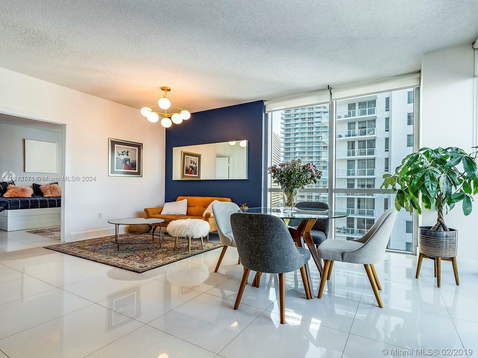 Property Photo:  1060 Brickell Ave 1717  FL 33131 