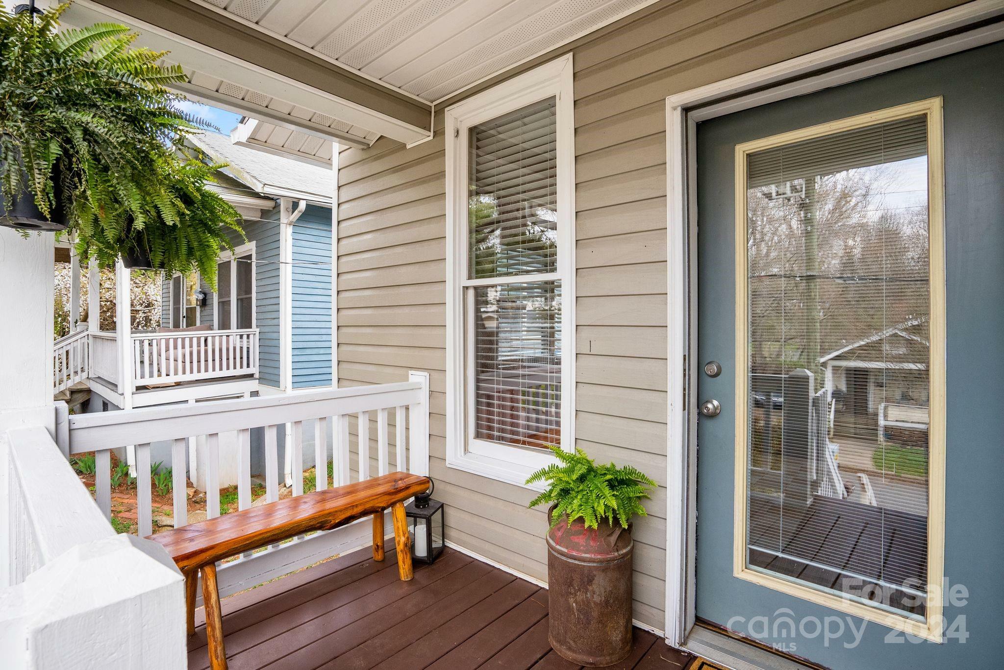 Property Photo:  9 Hillside Street  NC 28801 