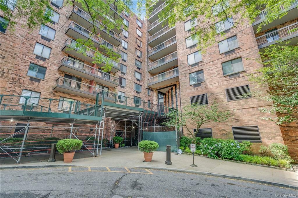 Property Photo:  50 Columbus Avenue 205  NY 10707 