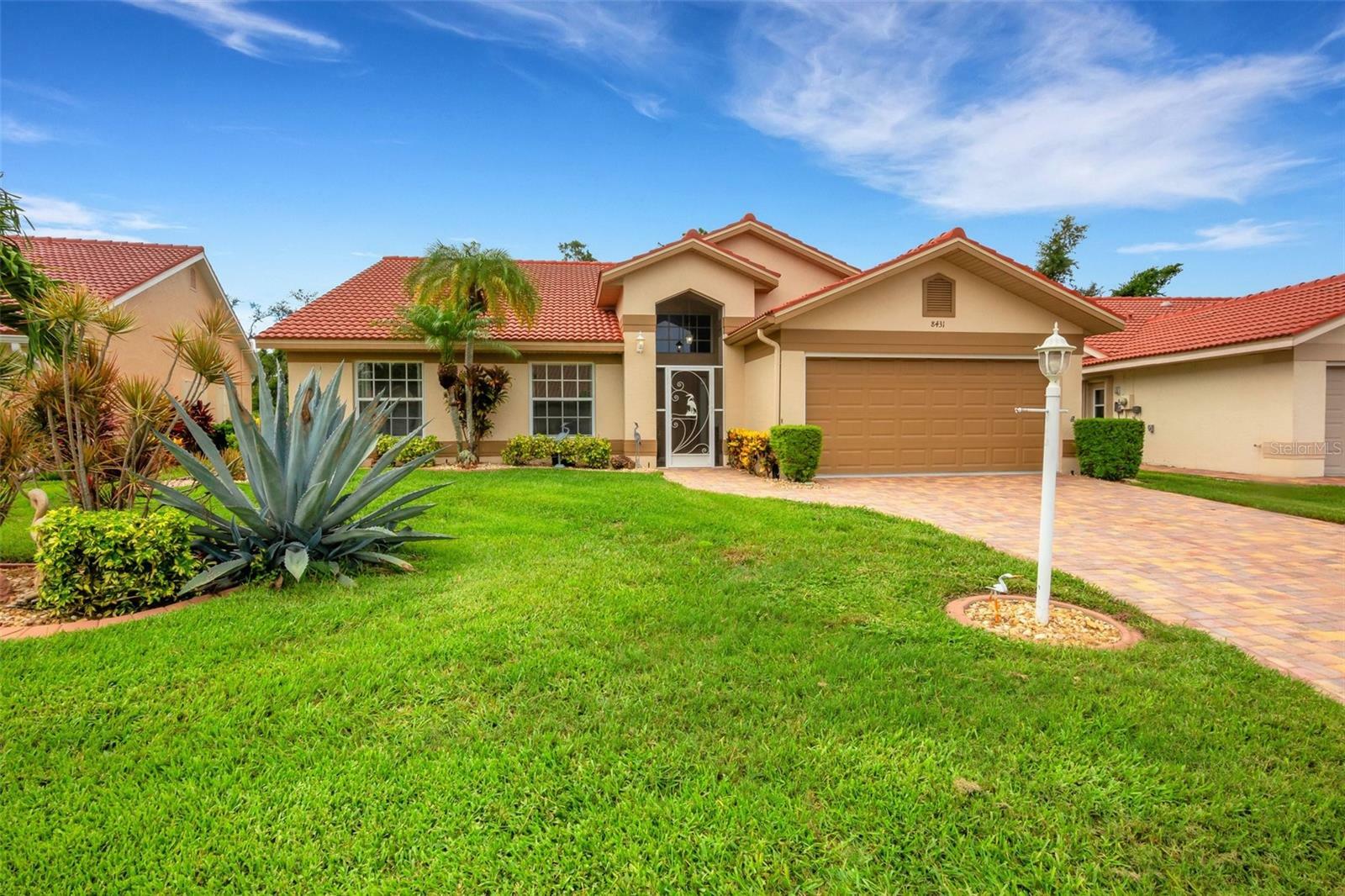 Property Photo:  8431 Creekview Lane  FL 34224 