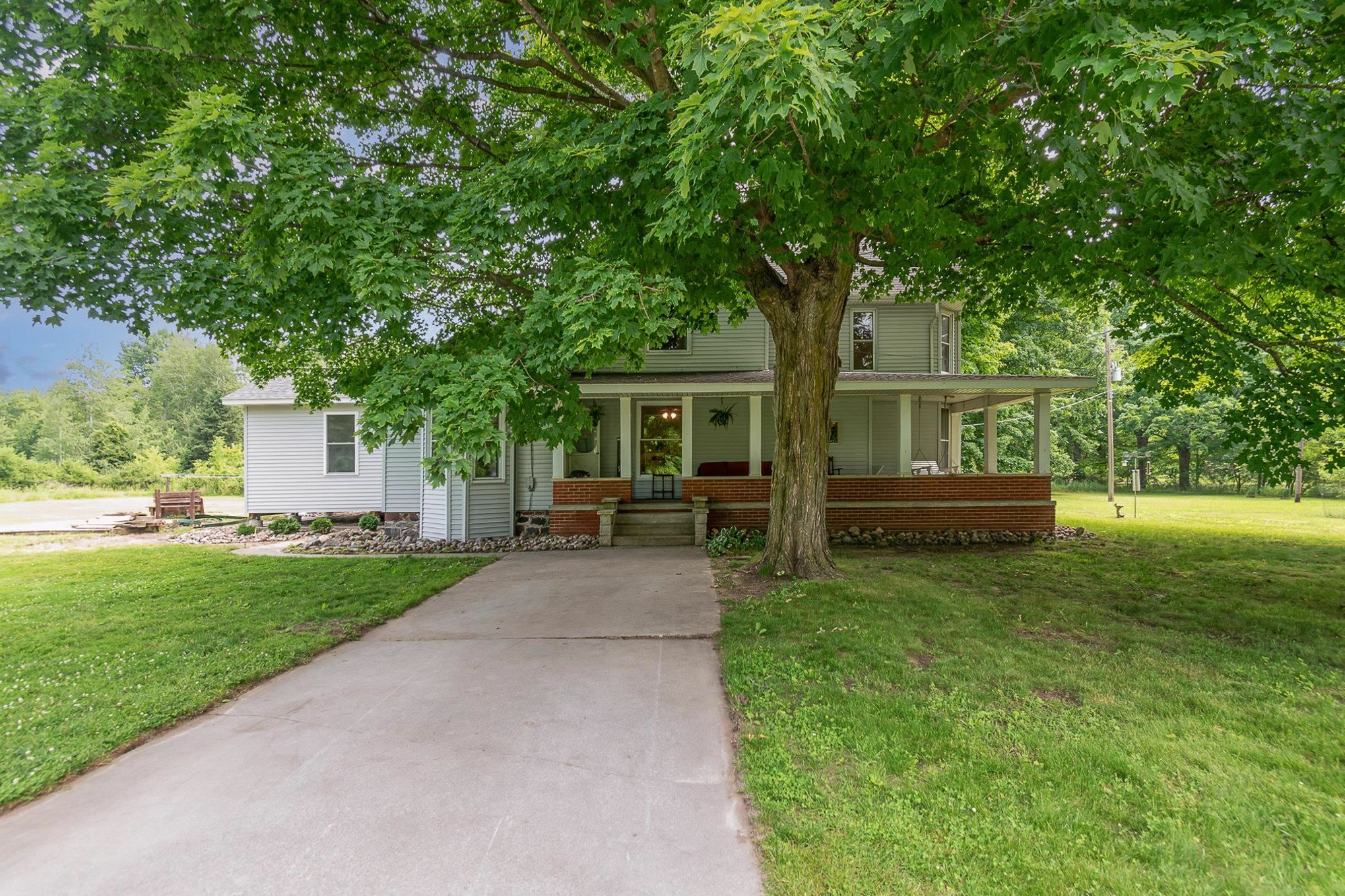 Property Photo:  1037 N Cass Avenue  MI 48768 