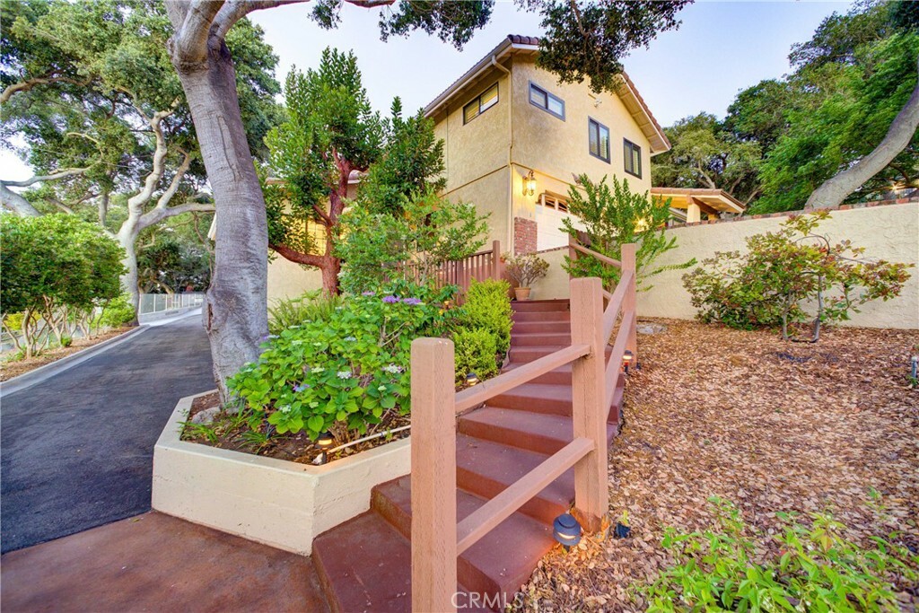 Property Photo:  921 Cascada Lane  CA 93444 