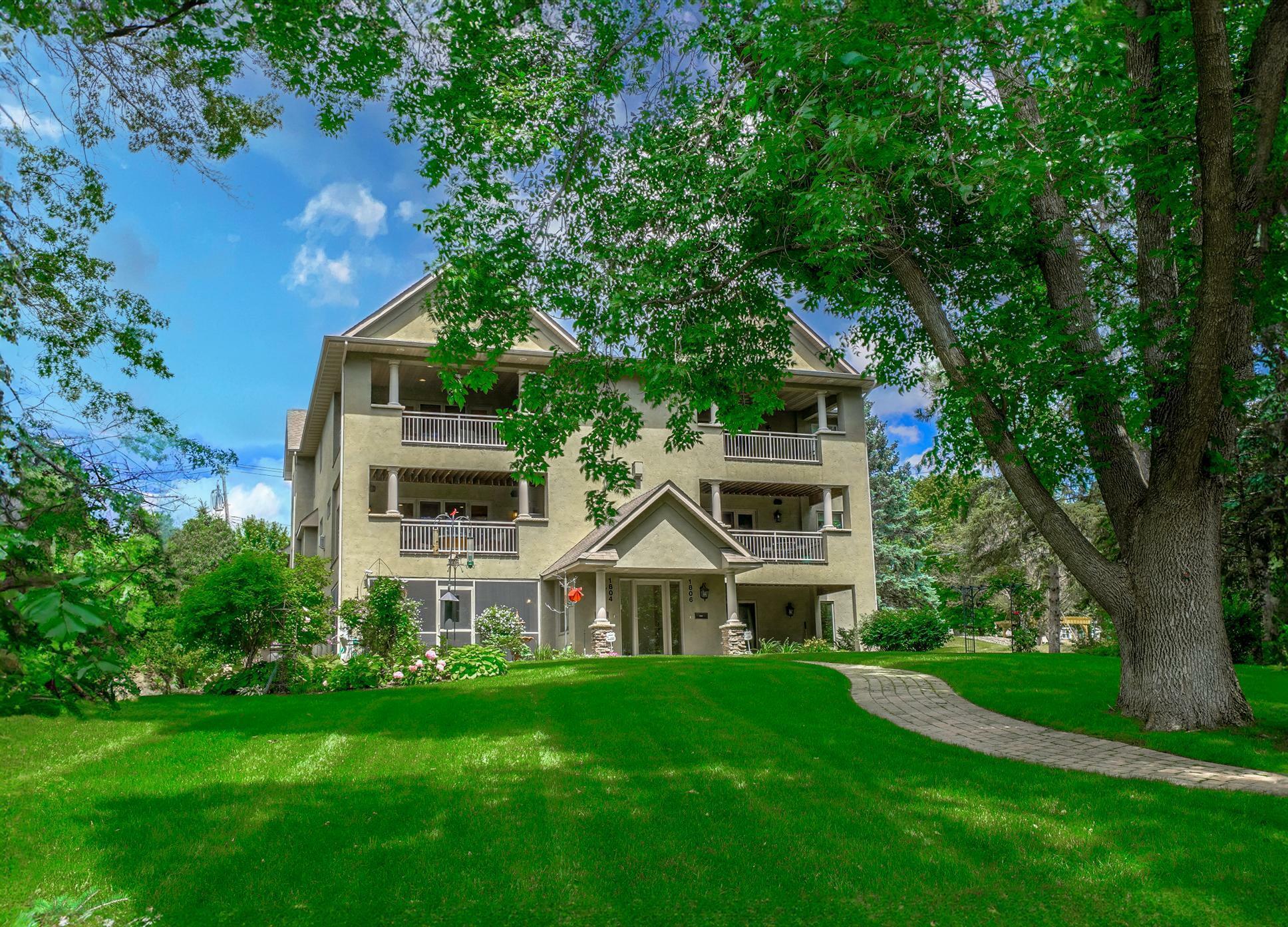 Property Photo:  1804 Mississippi River Boulevard S  MN 55116 