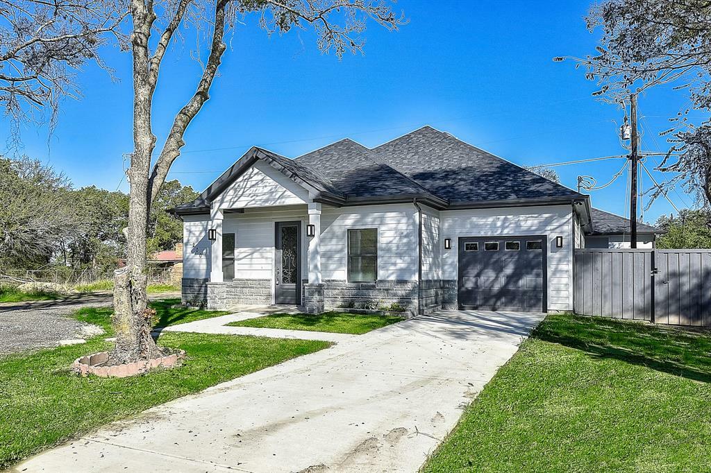 Property Photo:  200 Opal Drive  TX 75474 