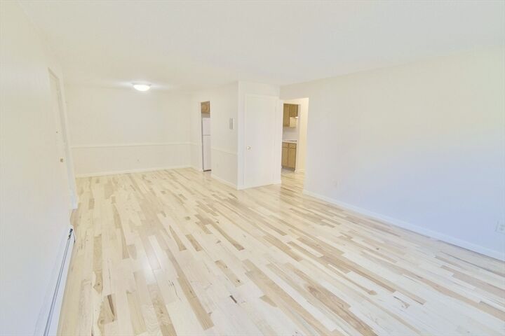 Property Photo:  B1 Colonial Dr 5  MA 01810 