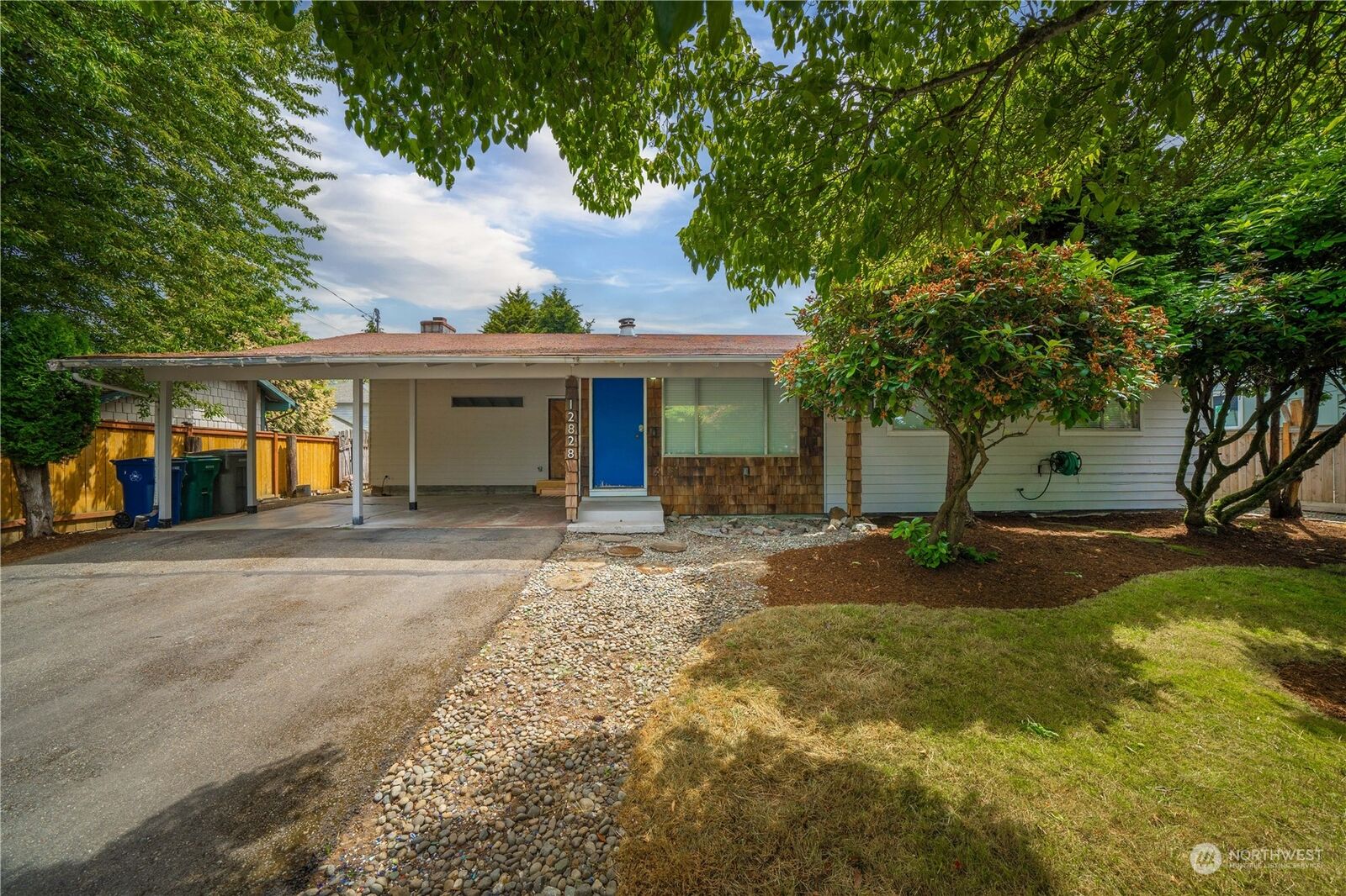 Property Photo:  12828  84th Avenue NE  WA 98034 
