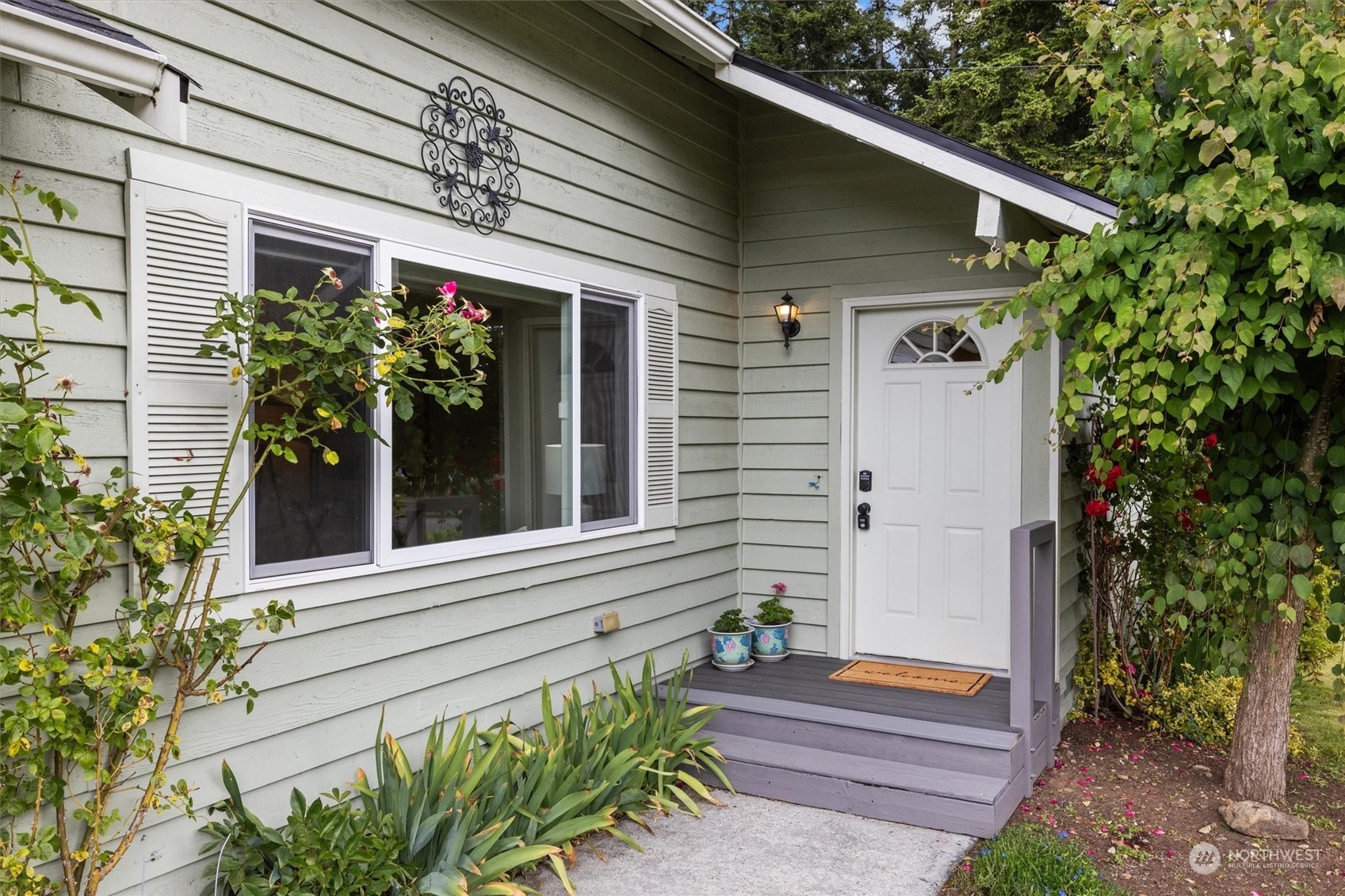 Property Photo:  821 Harvest Road  WA 98012 