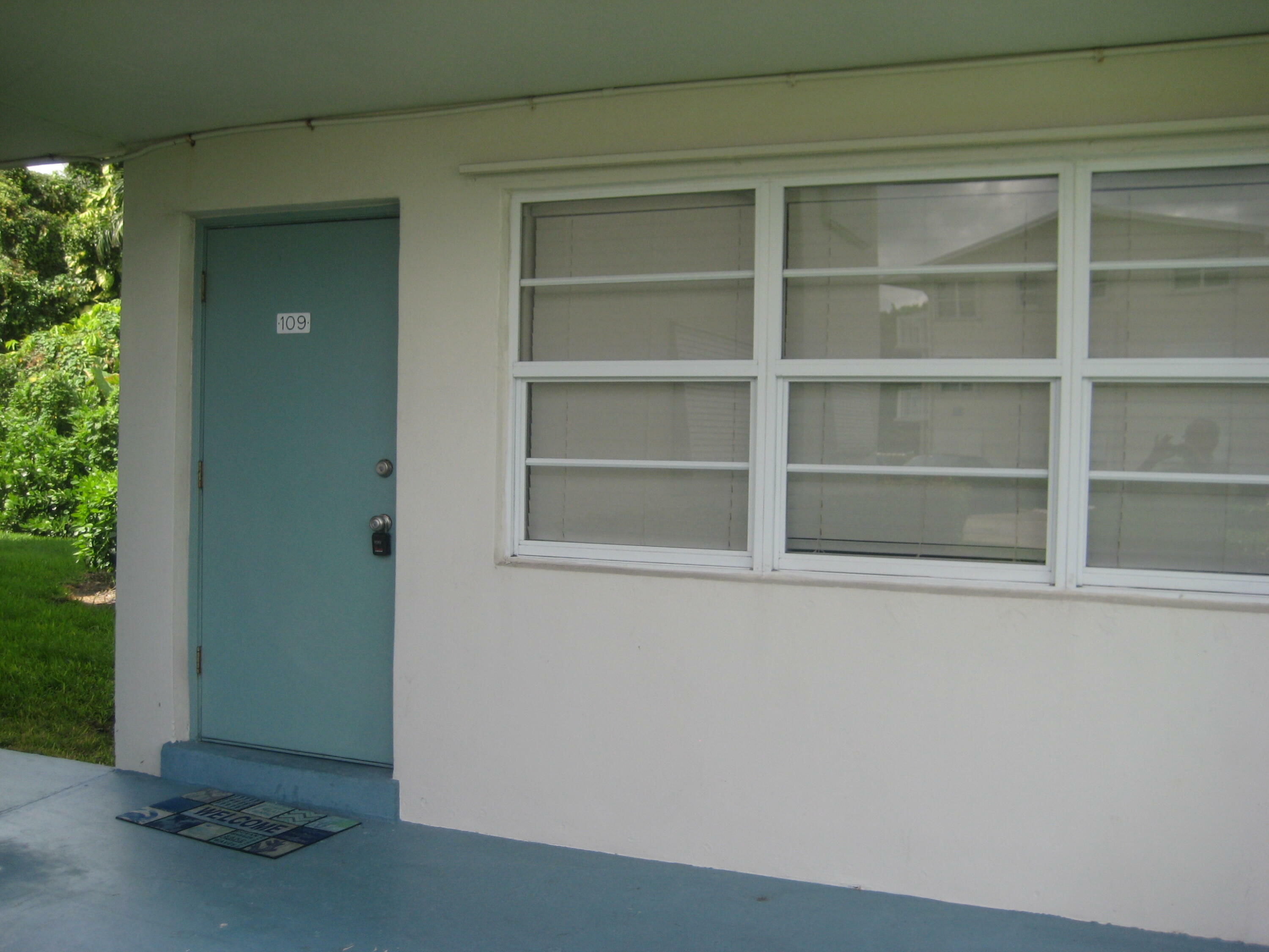 Property Photo:  210 Horizons E 109  FL 33435 