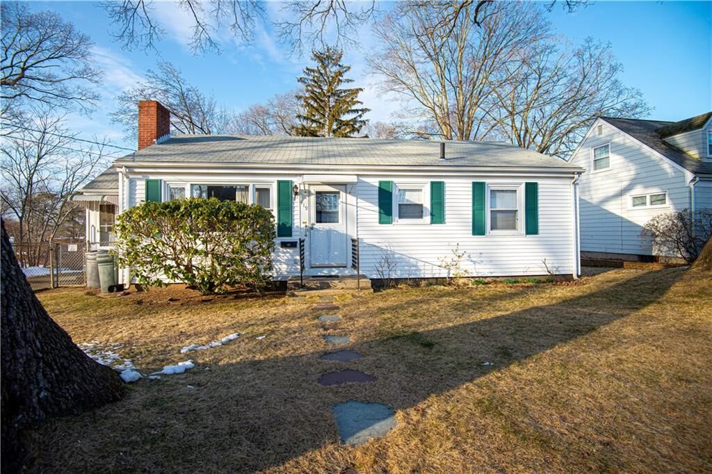 Property Photo:  119 Lindy Avenue  RI 02915 