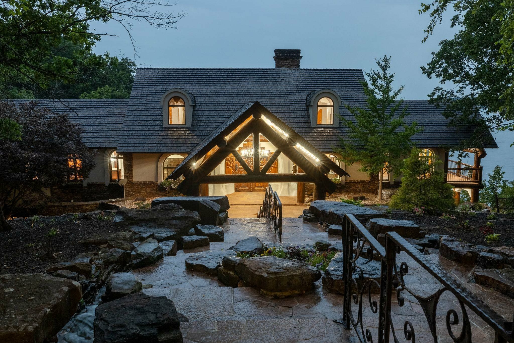 Property Photo: 721 Three Point Rd AL 35661 - MUSCLE S