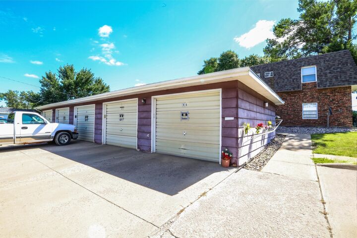 Property Photo: 724 S Congress St SD 57401