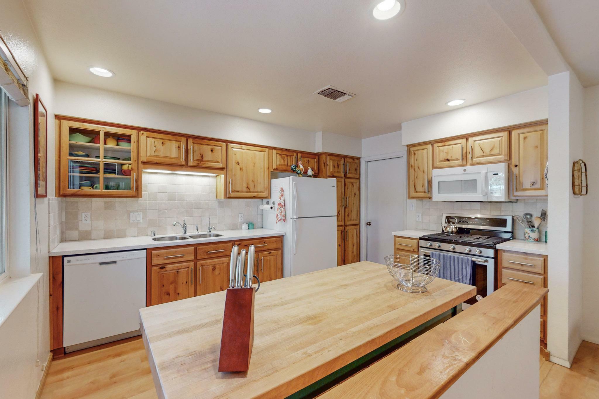 Property Photo:  1229 Stutz Drive NE  NM 87112 