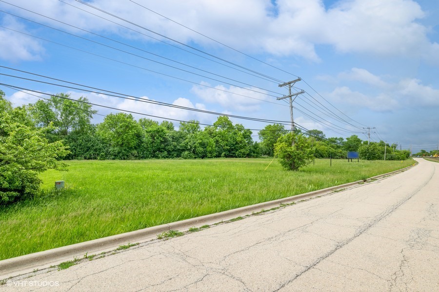 Property Photo:  4437-4495 W Kennedy Drive  IL 60085 