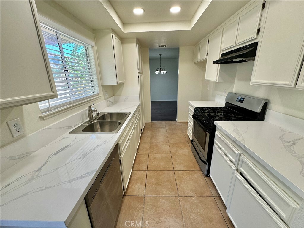 Property Photo:  13568 Poppy Place  CA 91710 