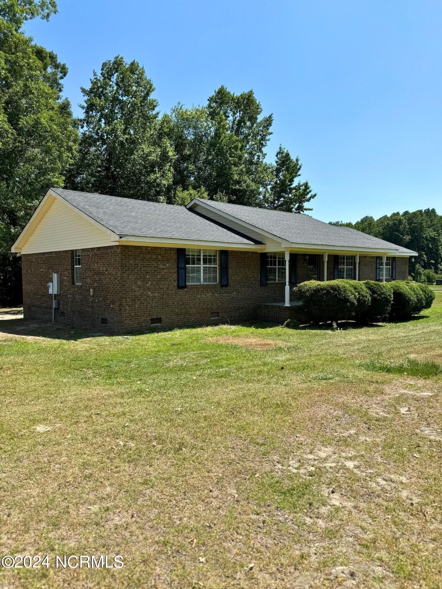 Property Photo: 1926 US Highway 17 N NC 27957