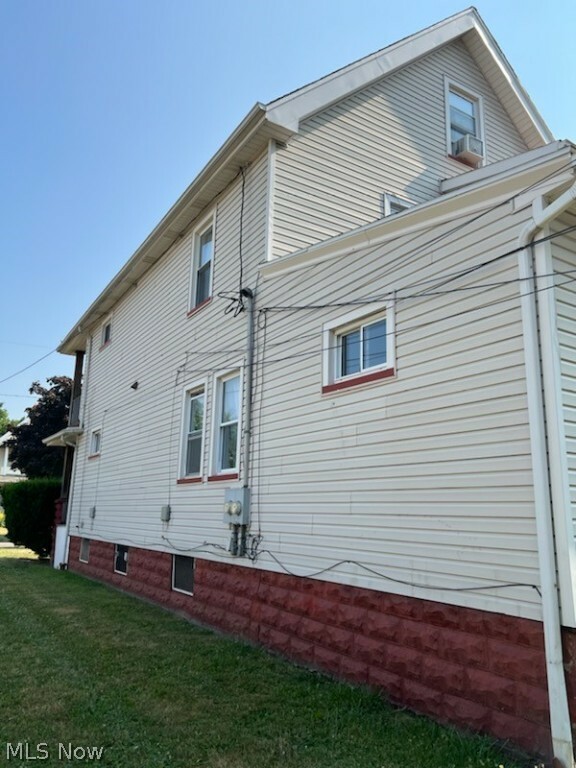 Property Photo:  9106 Rosewood Avenue  OH 44105 