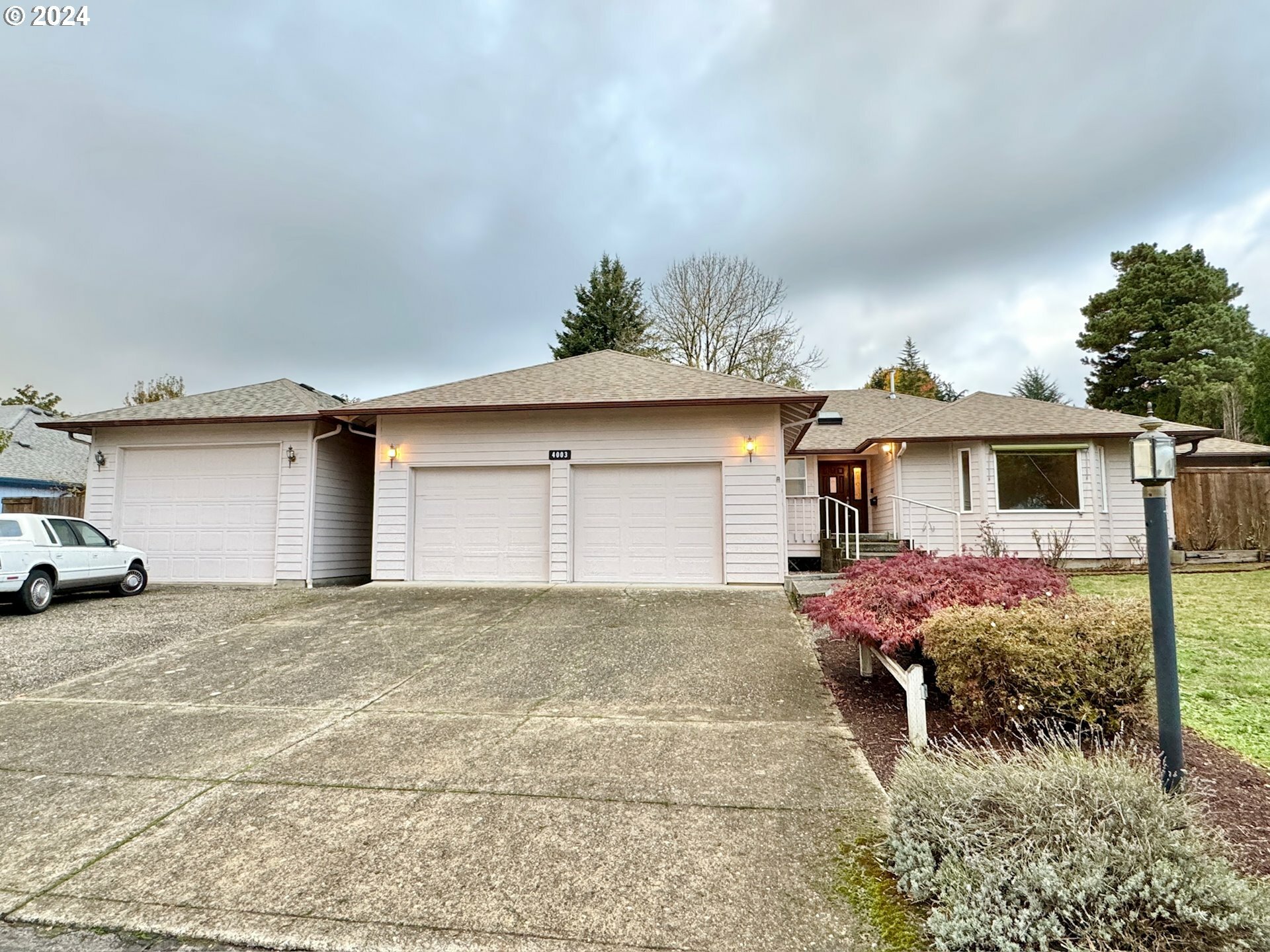 Property Photo:  4003 R St  WA 98671 