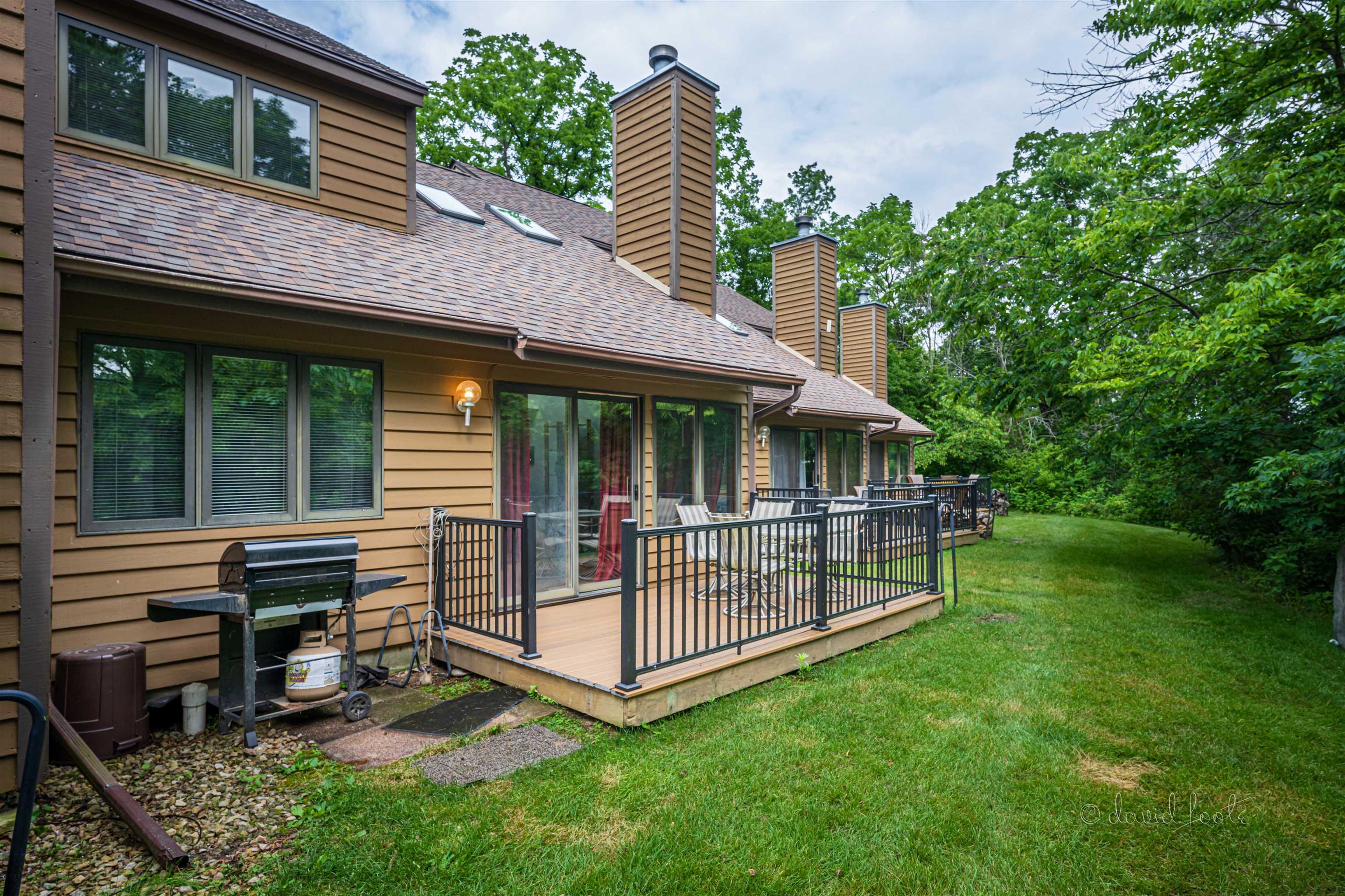 Property Photo:  33 Creekwood Lane  IL 61036 