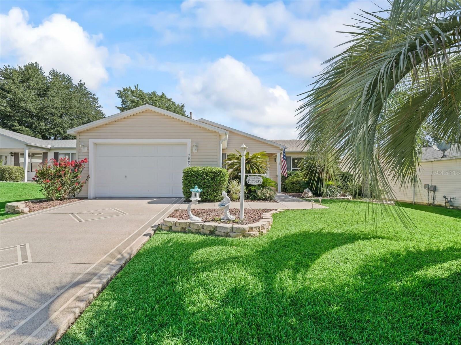 Property Photo:  17065 SE 96th Chapelwood Circle  FL 32162 