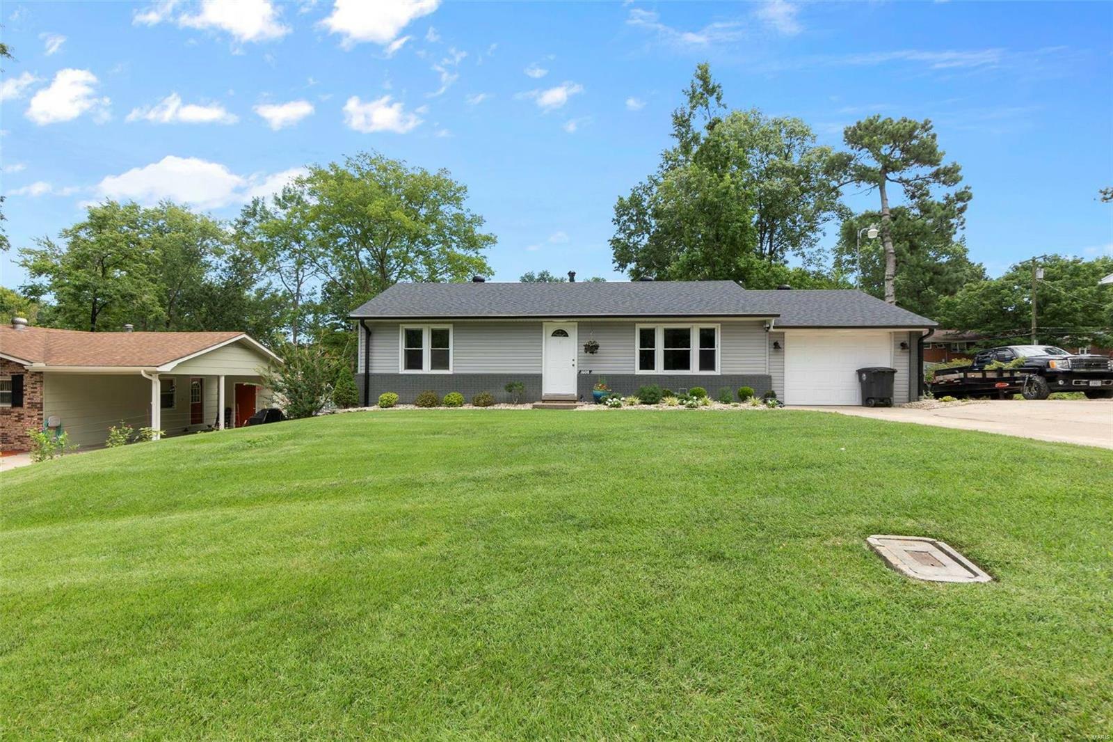 Property Photo:  1608 N Henderson Avenue  MO 63701 