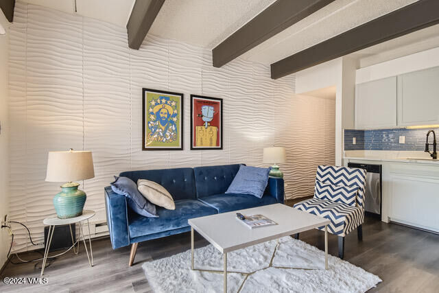 Property Photo: 508 E Lionshead Circle 213 CO 81657