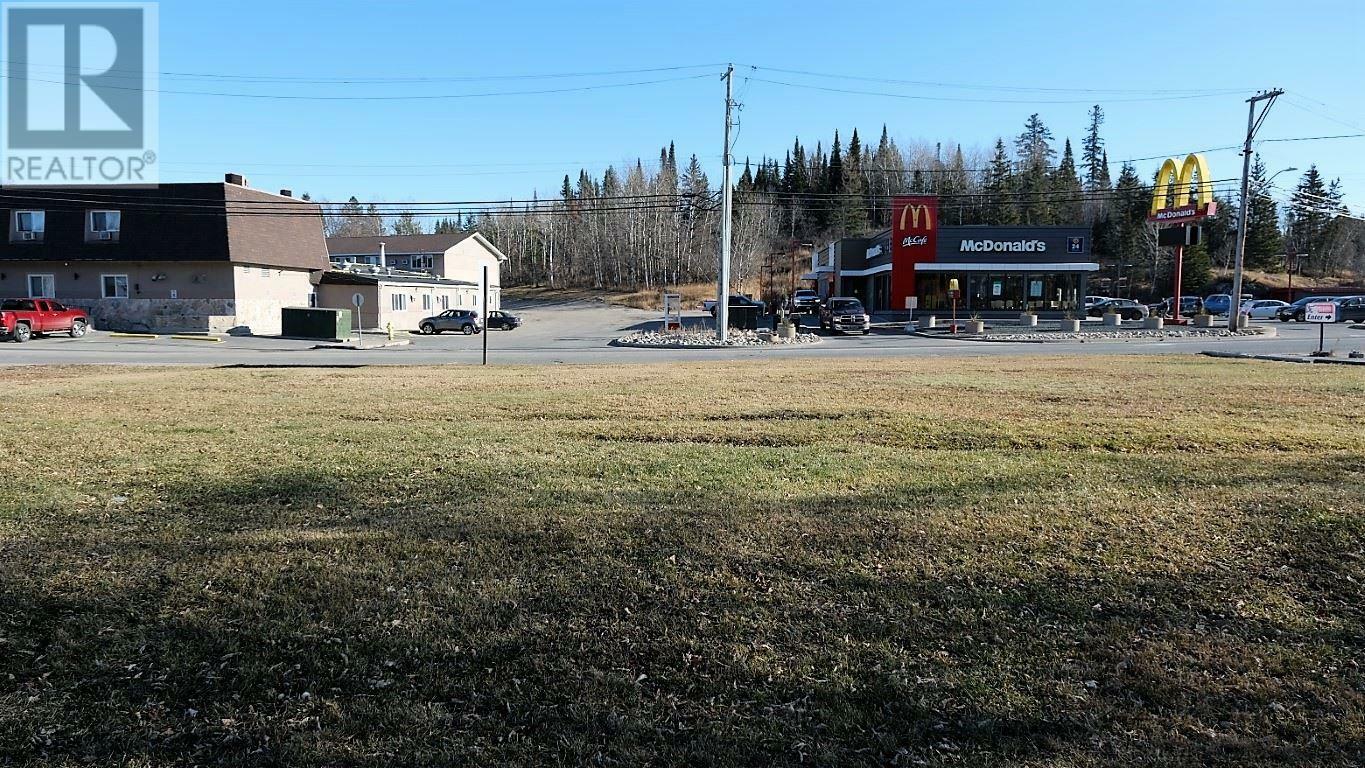 Photo de la propriété:  923 Highway 17 East  ON P9N 1L9 