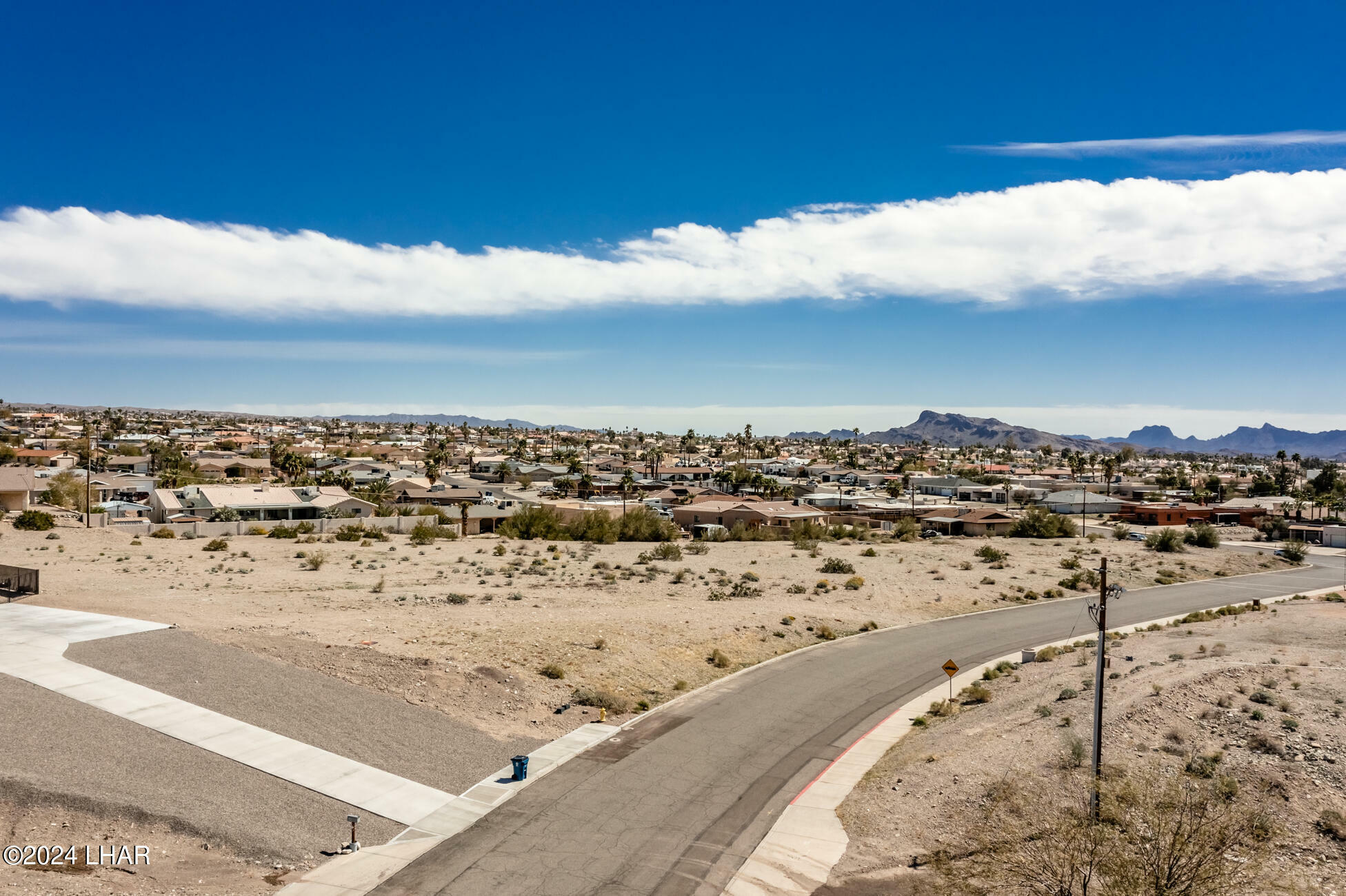 Property Photo: 100 Acoma Blvd AZ 86403