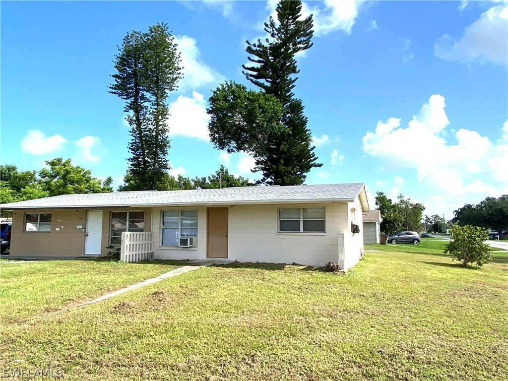 Property Photo:  1101 Westminster Street W  FL 33936 