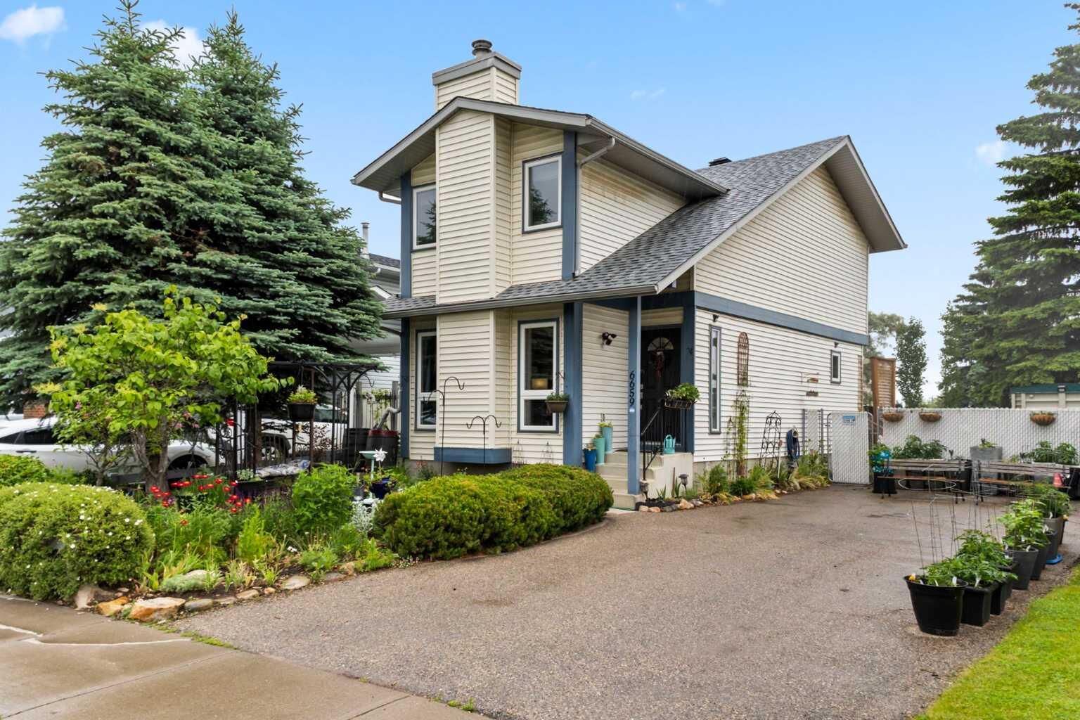 Property Photo: 6659 Temple Drive NE AB T1Y 5S1