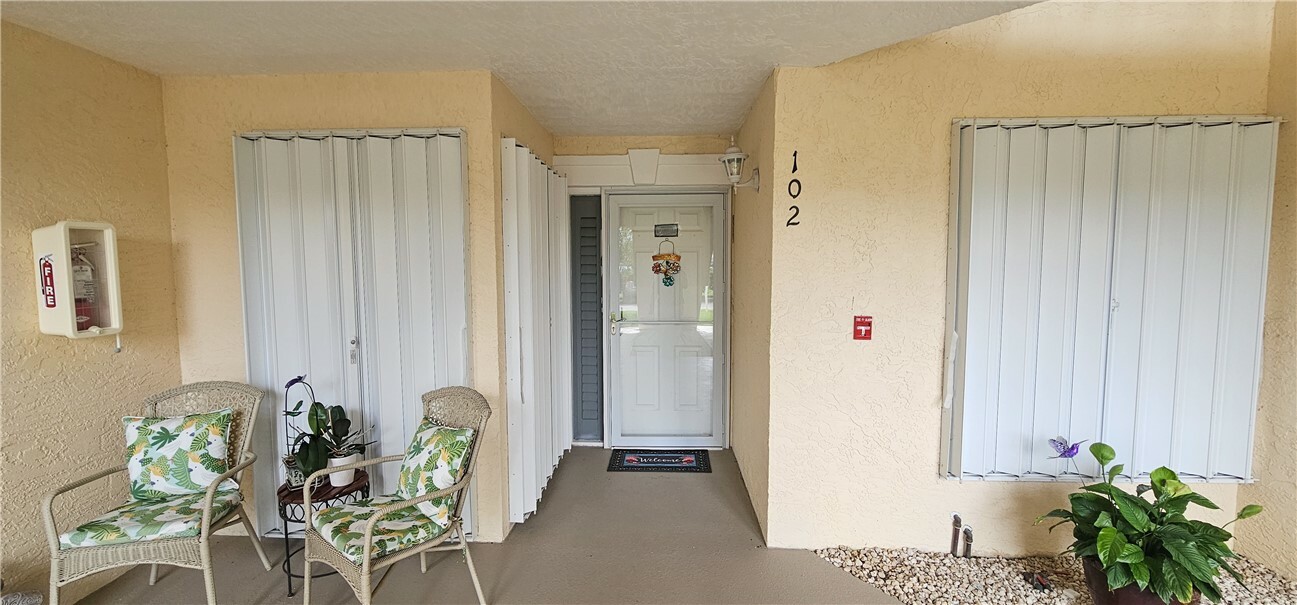 Property Photo:  620 E Lake Jasmine Circle 102  FL 32962 