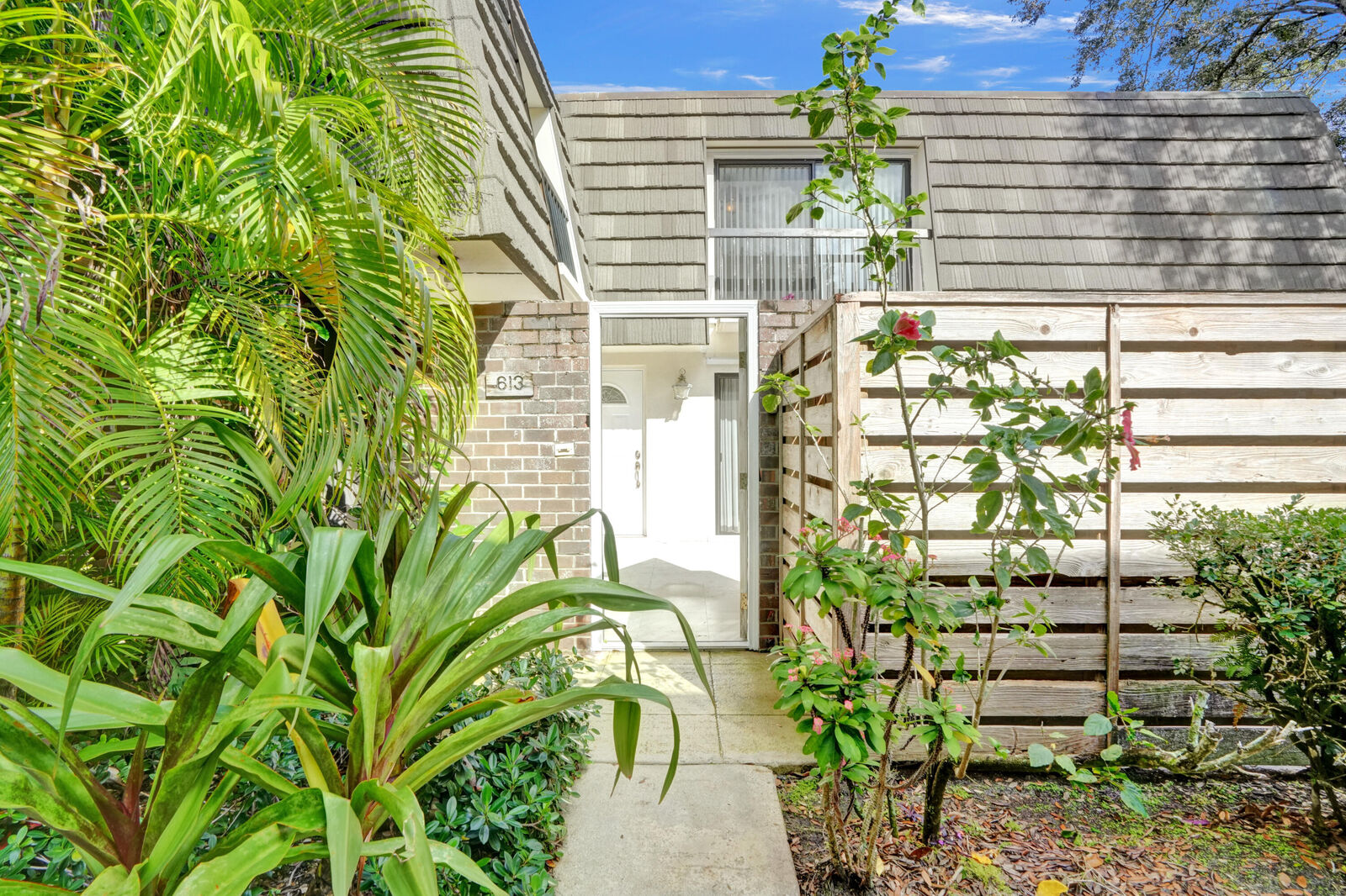 Property Photo: 613 6th Terrace FL 33418