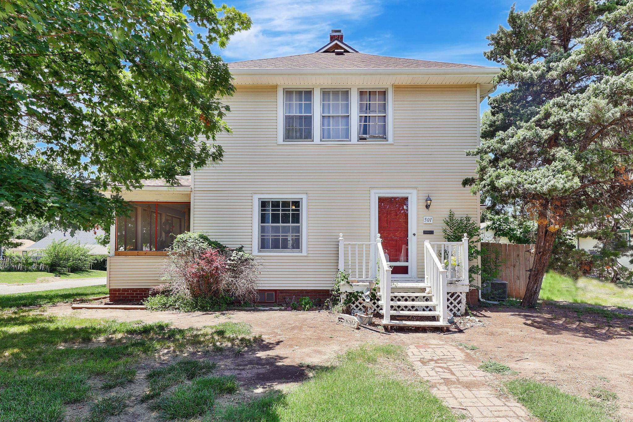 Property Photo:  501 N High St  KS 67042 