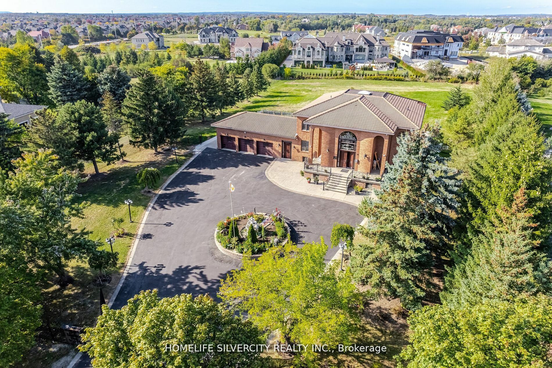 Photo de la propriété:  34 Estateview Circ  ON L6P 0R6 