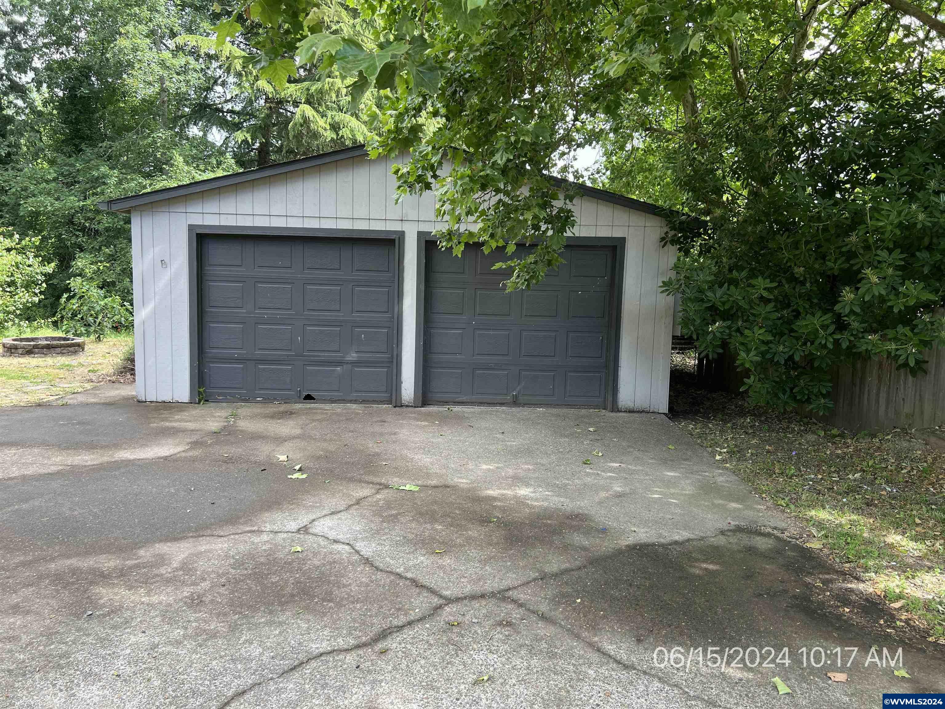 Property Photo:  1839  Woodland Av  OR 97071 